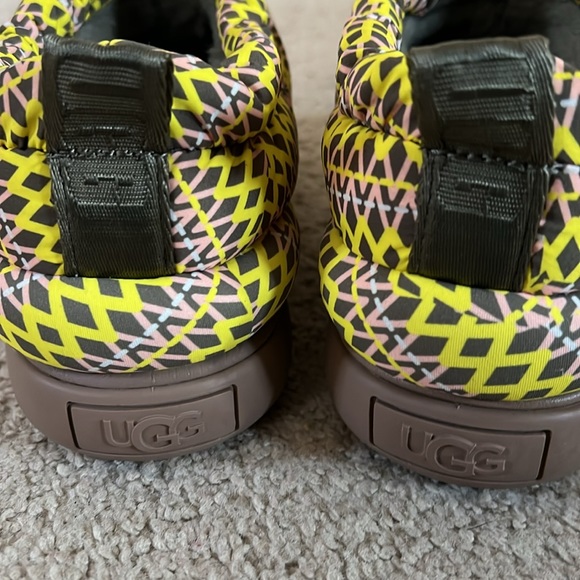 UGG Women’s Maxi Heritage Braid Clog - Picture 10 of 16